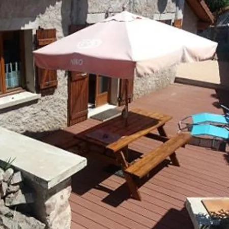 Διαμέρισμα Meuble Au Calme, Proche Cascades, Randos, Chevaux, Parking Et Terrasse Privee, Wifi Gratuit - Fr-1-589-365