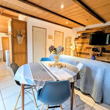 Meublé Au Calme, Proche Cascades, Randos, Chevaux, Parking Et Terrasse Privée, Wifi Gratuit - Fr-1-589-365 *